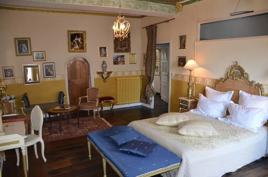 La Tour Du Lion - Guest House Rochefort-en-Terre Bed & Breakfast