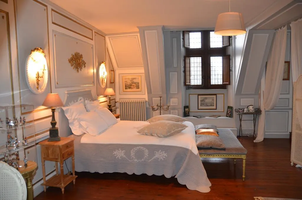 La Tour Du Lion - Guest House Rochefort-en-Terre 2*,