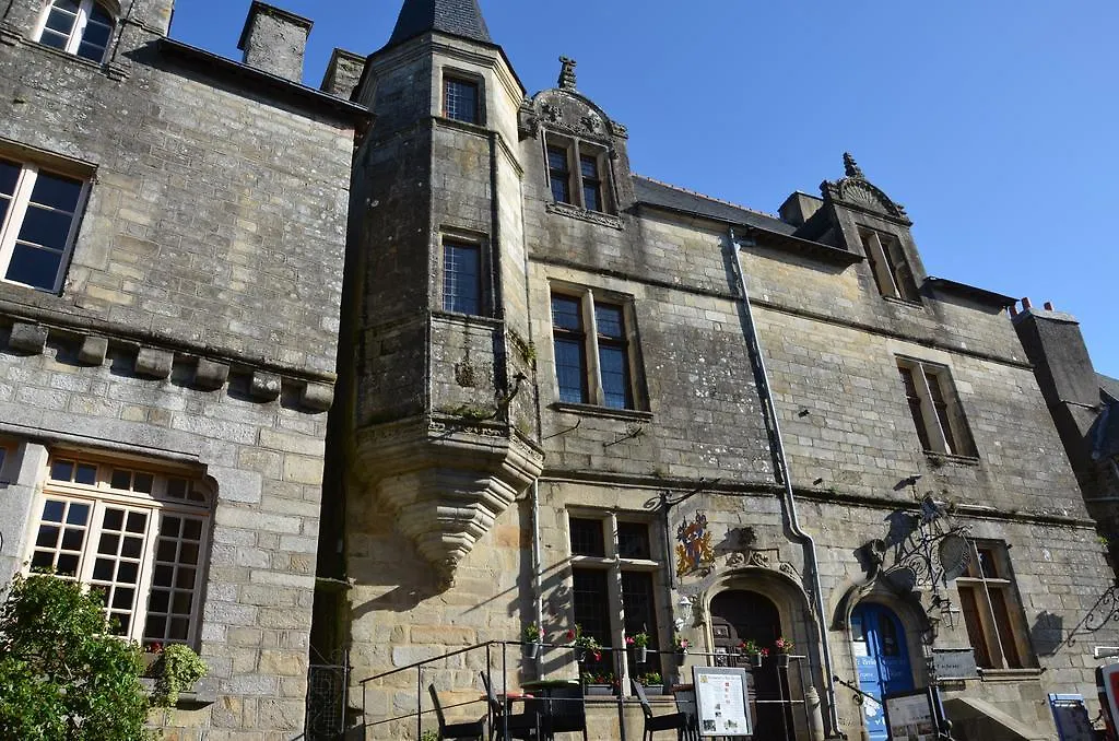 La Tour Du Lion - Guest House Rochefort-en-Terre Bed & Breakfast